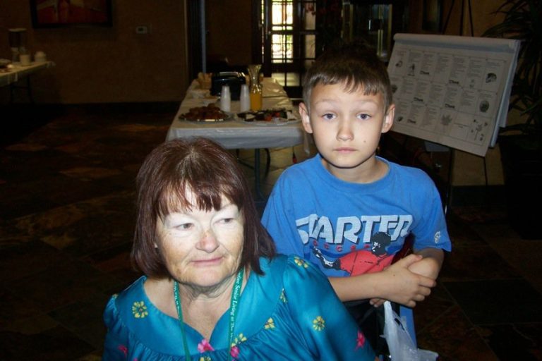 A family visit at Carefree Senior Living