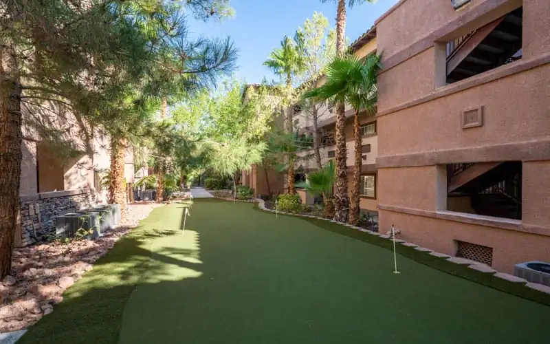 Putting green at Carefree Senior Living at The Willows